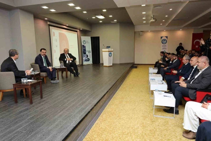 Gaziantep İslam Bilim ve Teknoloji Üniversitesi'nde Din Öğretimi Paneli Gerçekleştirildi