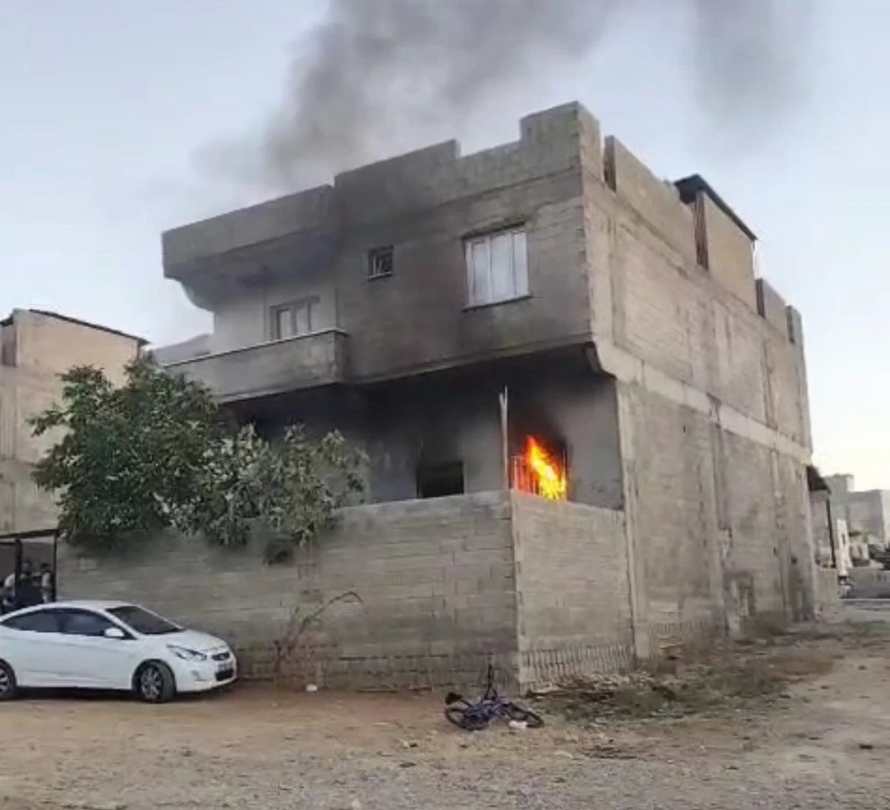 Gaziantep’te 2 Katlı Binada Korkutan Yangın