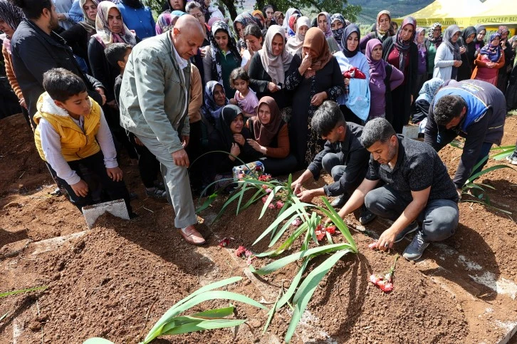 Gaziantep'te Acı Veda: 9 Can İslahiye'de Son Yolculuğuna Uğurlandı