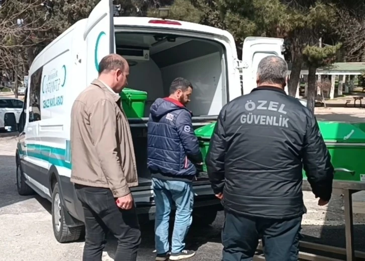Gaziantep'te Aile Tragedisi: Baba, İki Oğlunun Bıçaklı Saldırısında Hayatını Kaybetti
