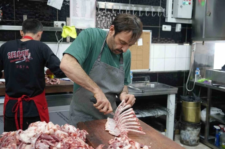 Gaziantep'te Kağıt Üstünde Kebap Dönemi Başladı