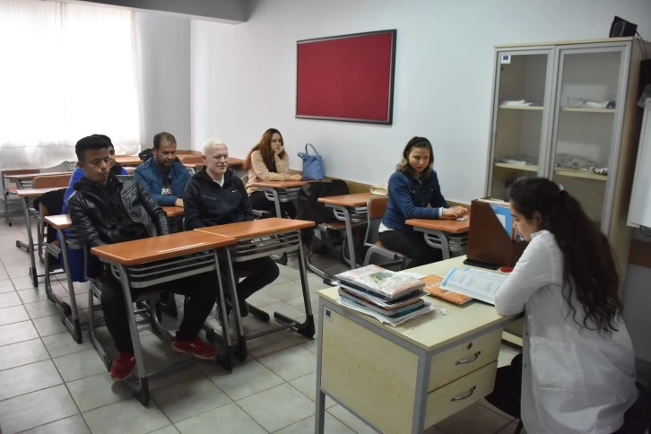 Gaziantep'teki Görme Engelliler Memurluk İçin Sınava Hazırlanıyor