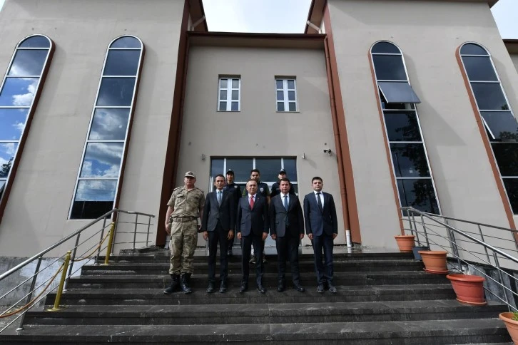 Gaziantep Valisi Çeber, Nurdağı'nda Yapımı Devam Eden Yapıları İnceledi