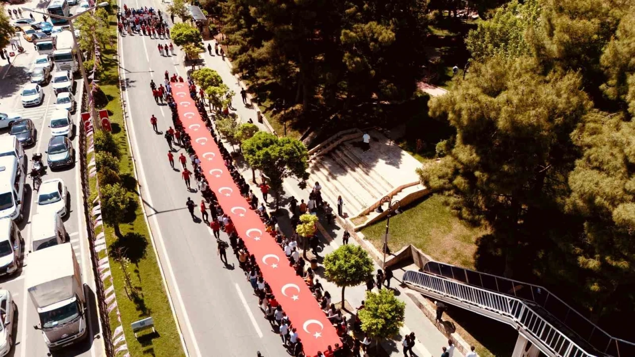 Gençlik Yürüyüşüyle Coşku Zirveye Çıktı