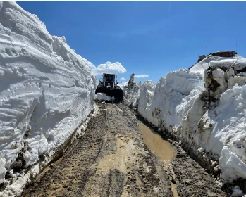 Hakkari'de 4 Metre Karın Üzerinden: Üs Bölgelerinin Yolu Açıldı