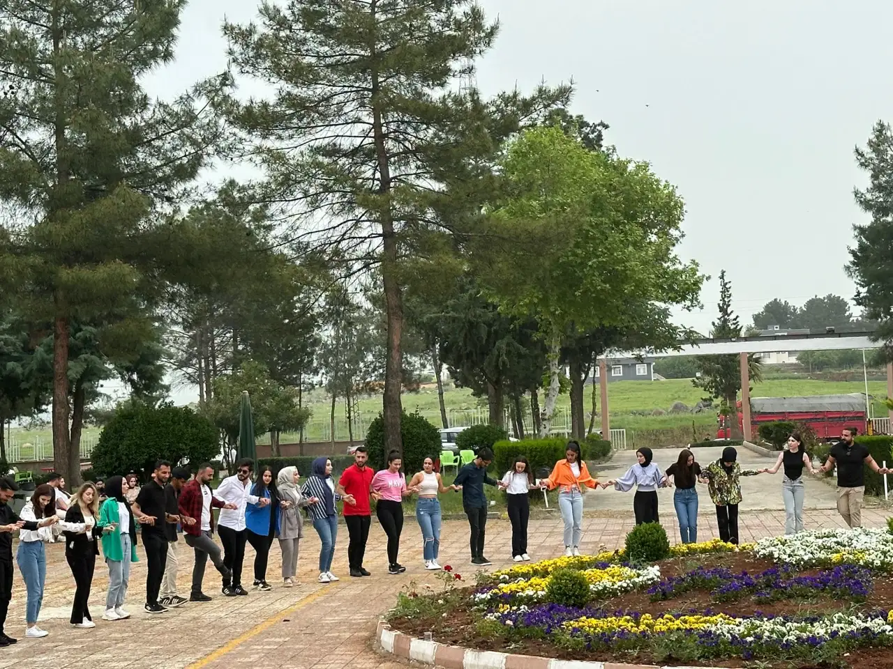 Harran Üniversitesi Siverek Uygulamalı Bilimler Fakültesinde  Bahar Şenlikleri Coşkusu