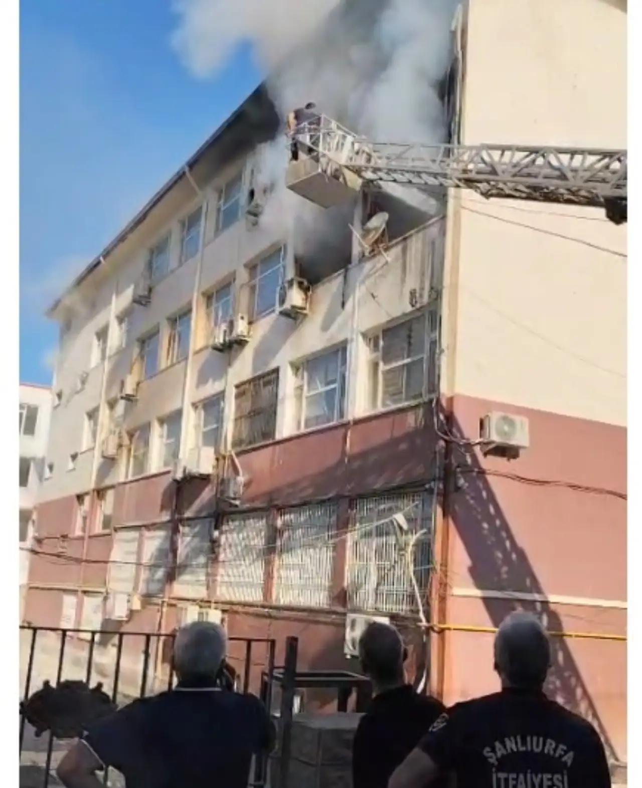 Hilvan Hükümet Konağında Korkutan Yangın
