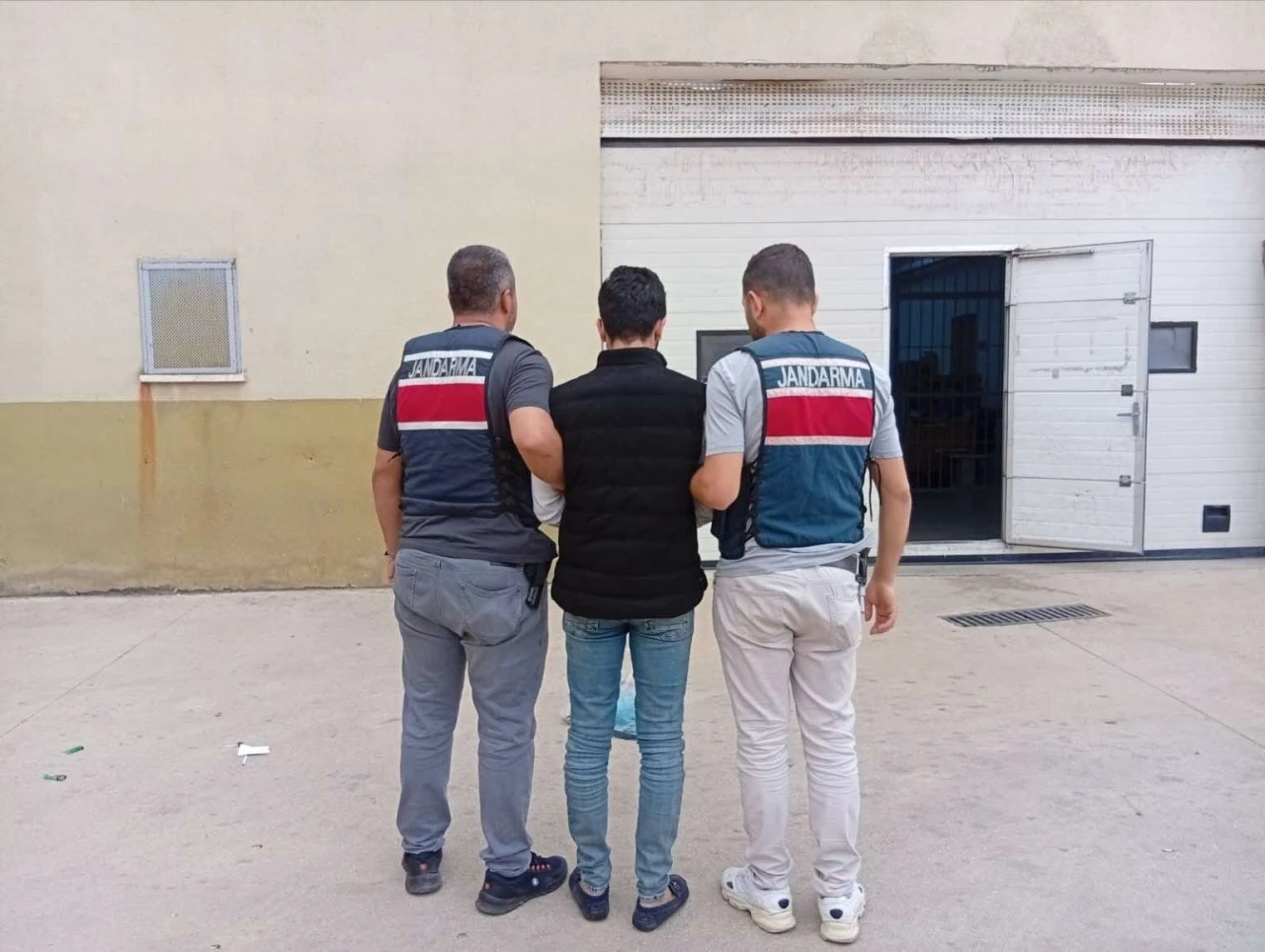  Hırsızlık Suçundan Aranan 12 Yıl Kesinleşmiş Cezalı Hükümlü Yakalandı