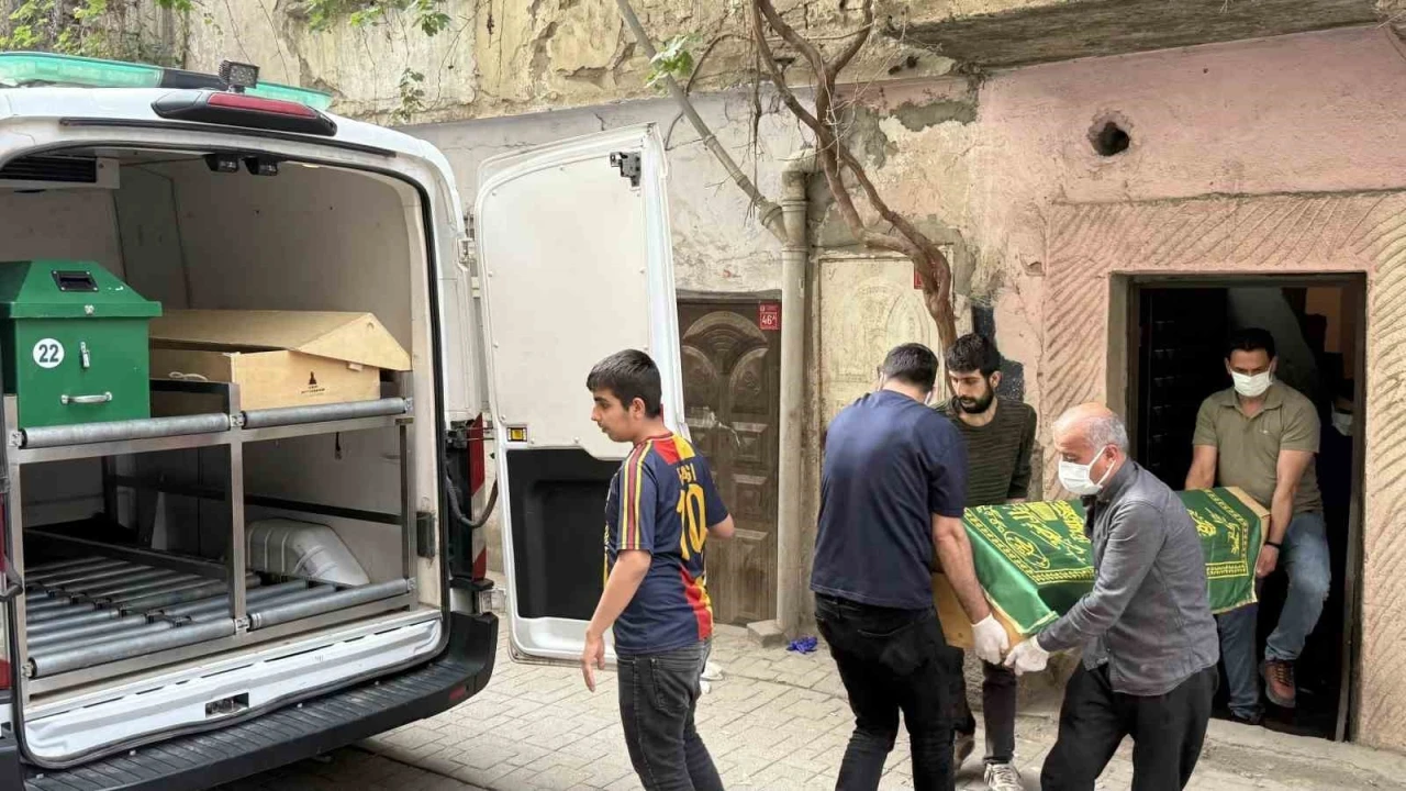  İki Gündür Kayıp Olan Şahıs Evinde Ölü Bulundu