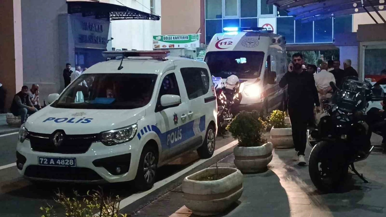  Kafa Kafaya Motosiklet Çarpışması: Üç Kişi Hayat Mücadelesi Veriyor