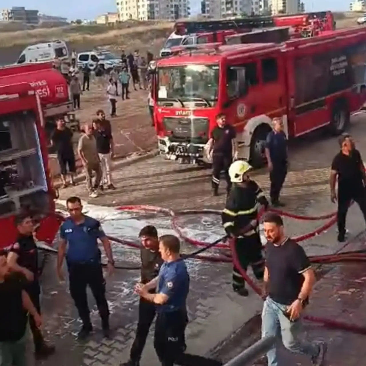 Karak&ouml;pr&uuml;'de Geceyi Aydınlatan Alevler: 4 Saatlik Panik Sona Erdi