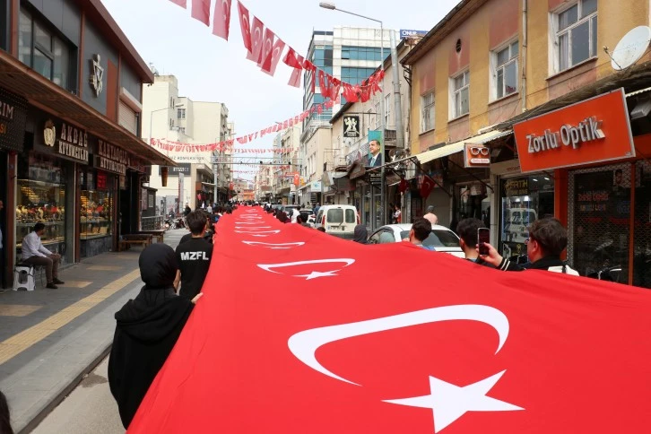 Kilis'te Gençlik ve Spor Ruhu: Coşkulu Yürüyüş Etkinliği