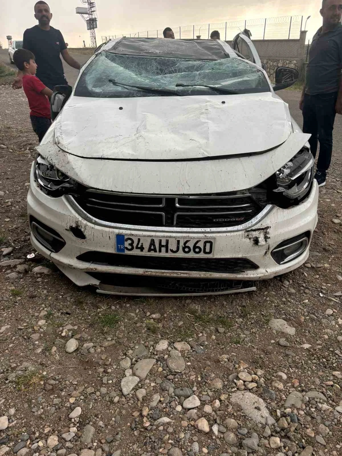 Köprüden Uçan Otomobilde 3 Yaralı