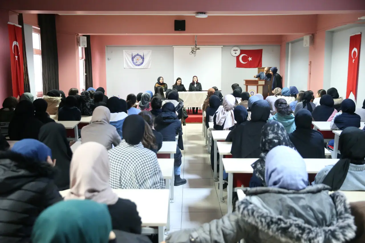 Liseliler, Hukuk Mesleğinin Kalbinde: Duruşma Salonlarına Özel Ziyaret