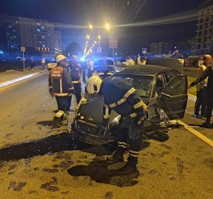 Mardin'de Maddi Hasarlı Otomobil Kazası