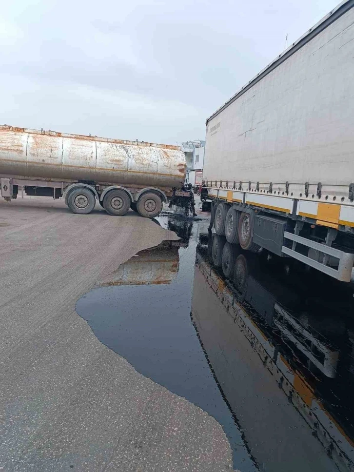 Mardin Nusaybin'de Büyük Çevre Felaketi: Binlerce Litre Yağ Yola Döküldü