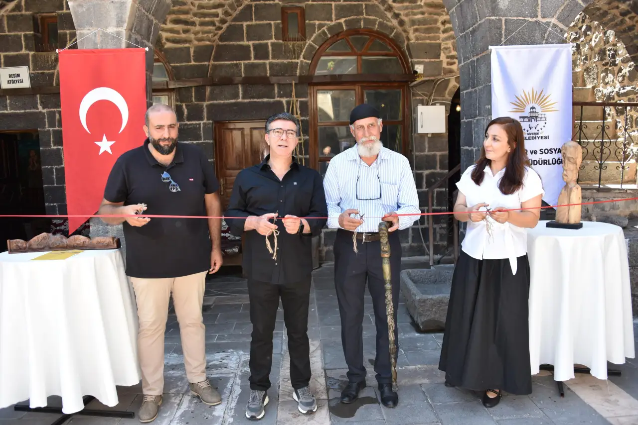 “Marifet Asası” Heykel Sergisi Siverek’te Sanatseverle Buluştu