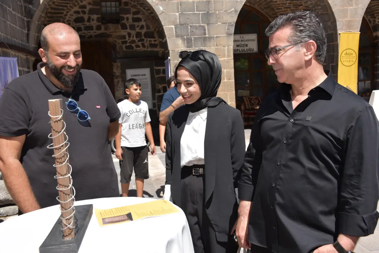 “Marifet Asası” Heykel Sergisi Siverek’te Sanatseverlerle Buluştu