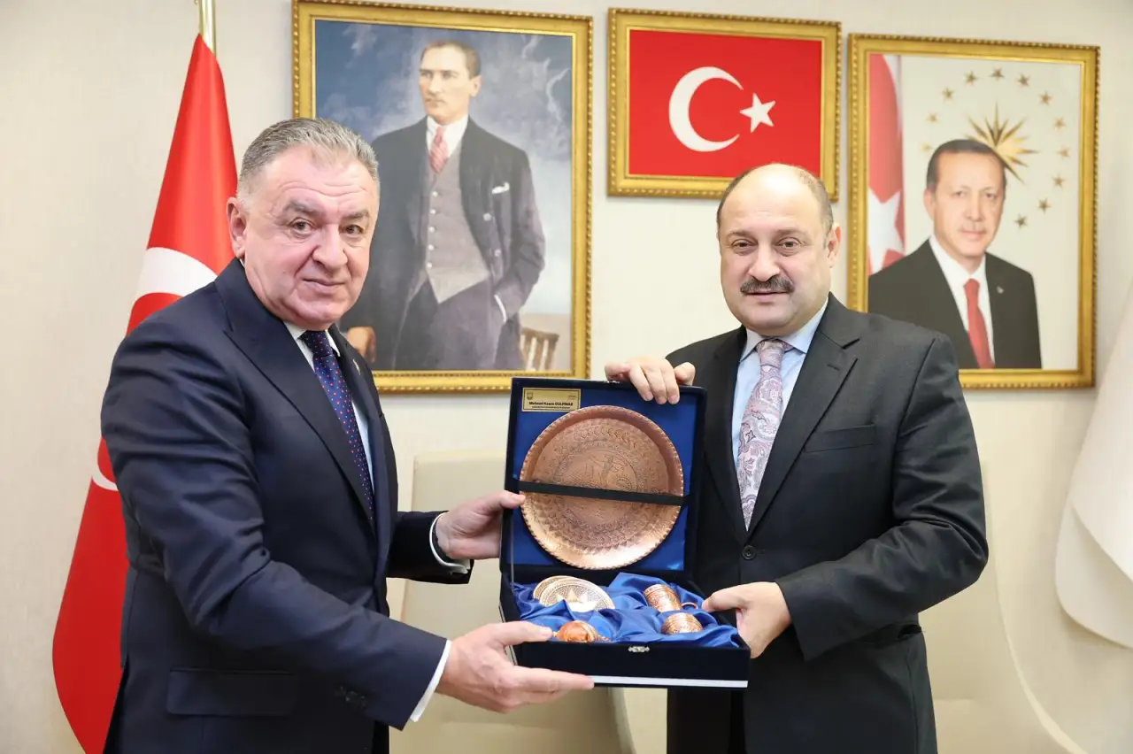 Sınırlar Kalkıyor, G&ouml;n&uuml;l K&ouml;pr&uuml;leri Kuruluyor: Şanlıurfa ve Pitești Resmen Kardeş Şehir!