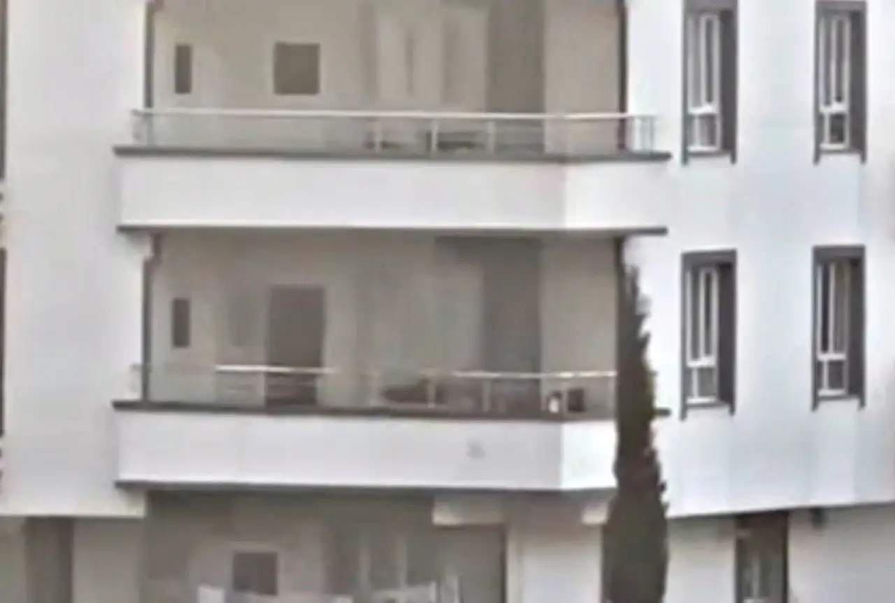 Siverek'te  Balkondan Düşen 1 Yaşındaki Hevin Bebek Hayata Veda Etti