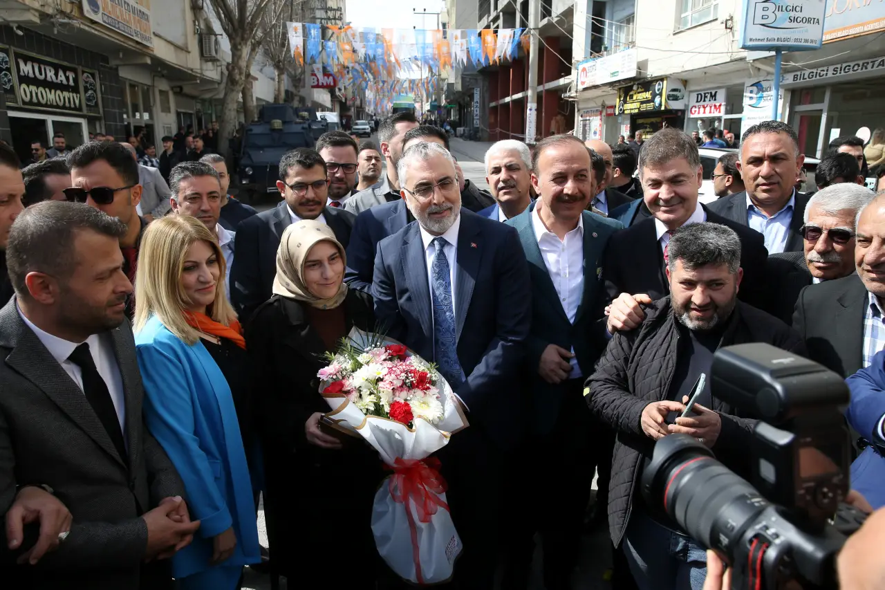 Nusaybin'de Seçim Koordinasyon Merkezi'nin Açılışında Bakan Işıkhan'dan Güçlü Mesajlar