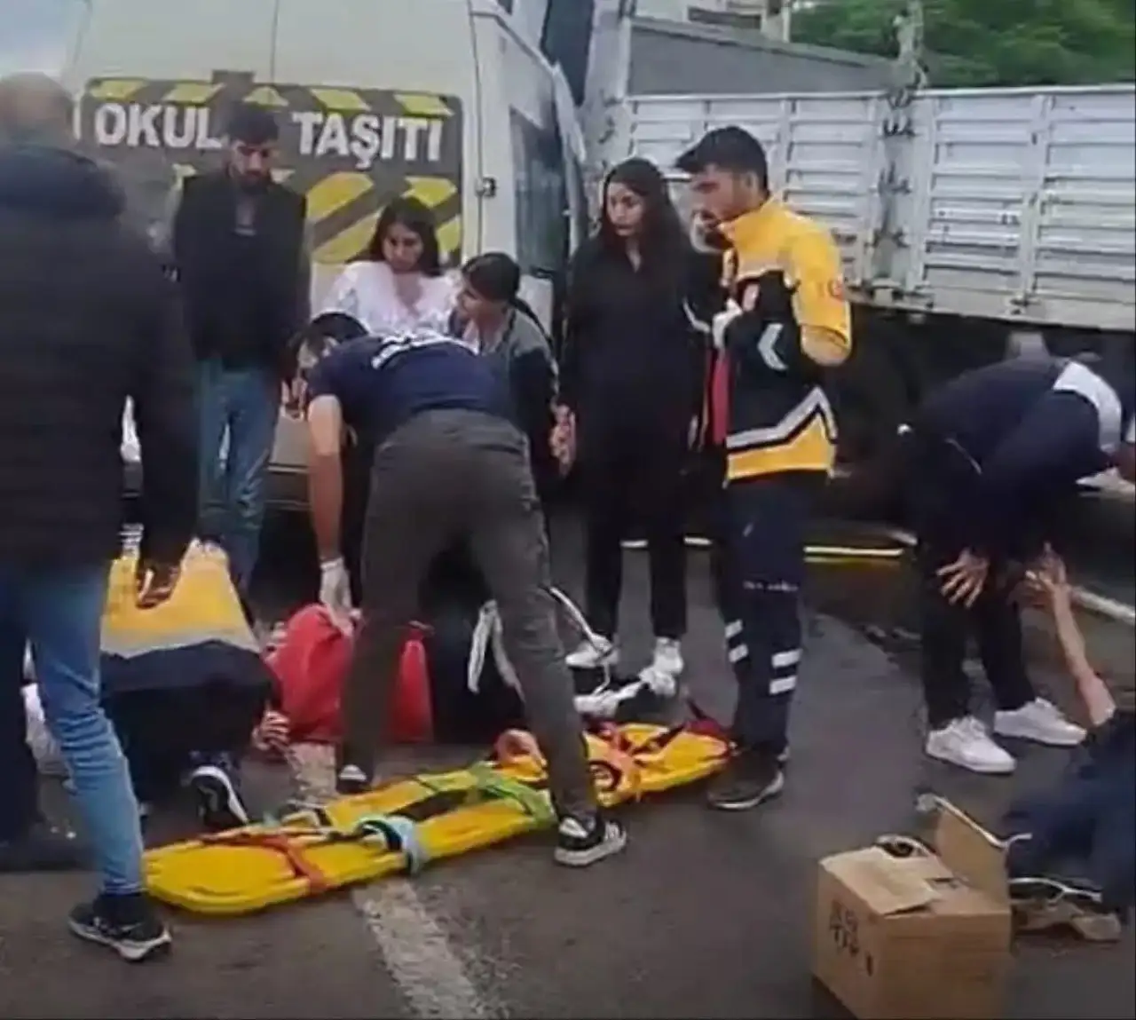 Siverek’te Korkutan Kaza: Öğrenci Servisi TIR’a Çarptı