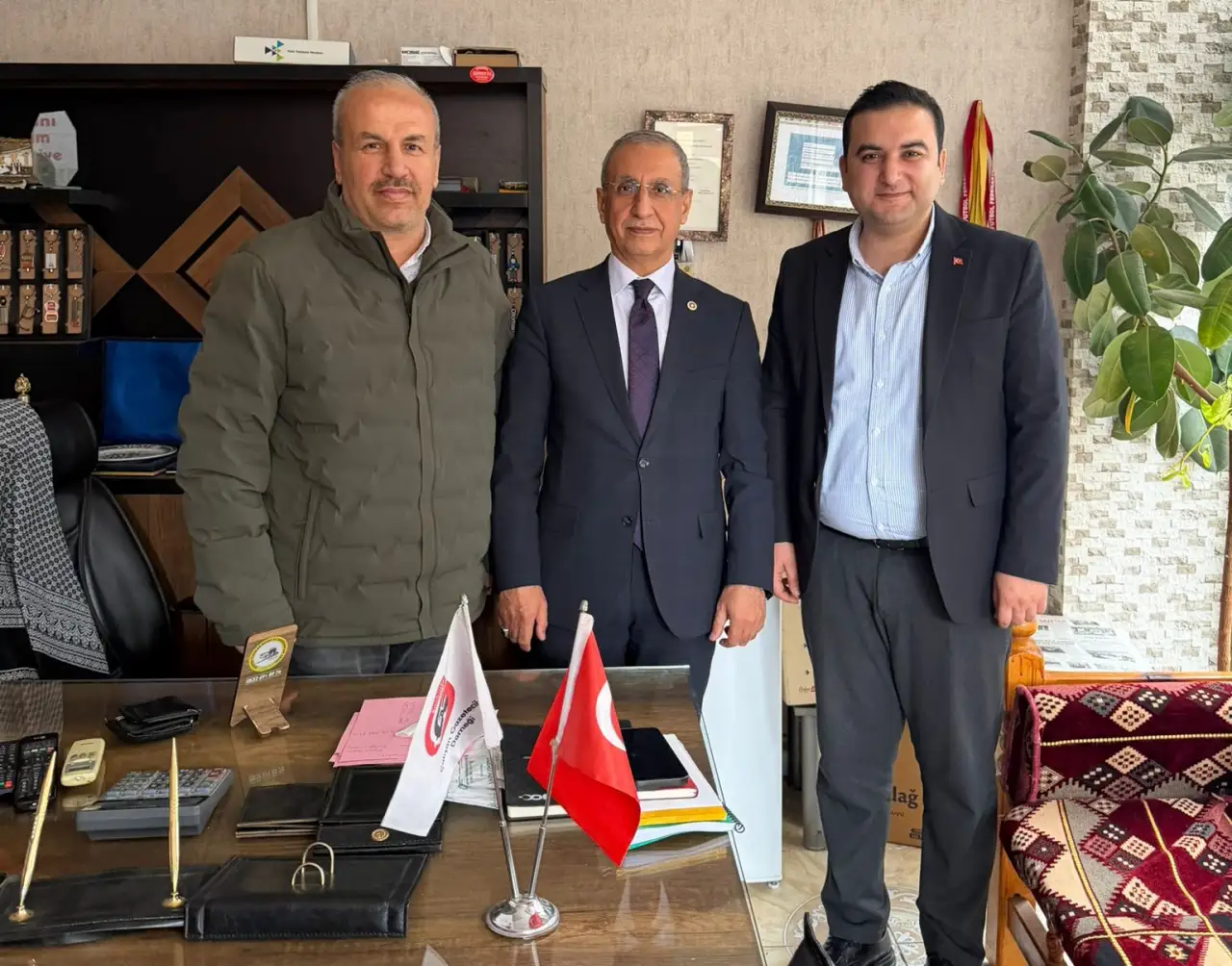 Milletvekili&nbsp; Dusak&rsquo;tan Siverek&nbsp; Hedef Gazetesine &Ccedil;ıkarma