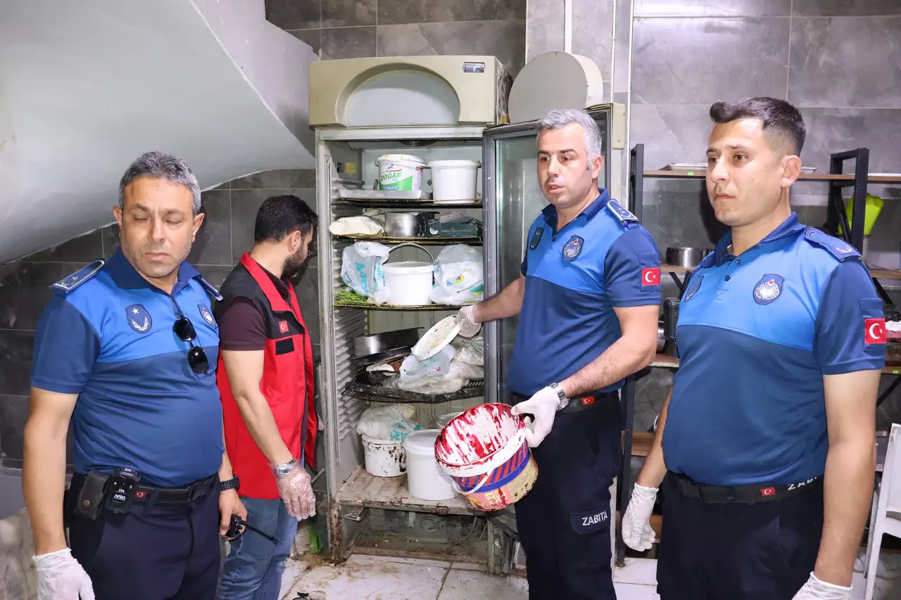 O işyerine Şok Denetim: Halk Sağlığıyla Oynayan İşletmeye Kilit Vuruldu