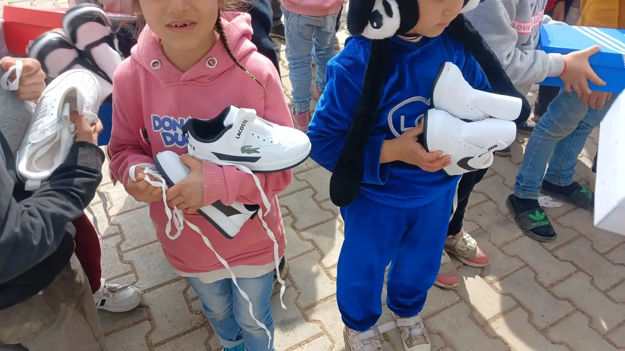 Okyanus &Ouml;tesi Amerika'dan Siverek&rsquo;e G&ouml;n&uuml;l K&ouml;pr&uuml;s&uuml;: ABD&rsquo;den Ertem K&ouml;y&uuml;ne Sevgi Seli