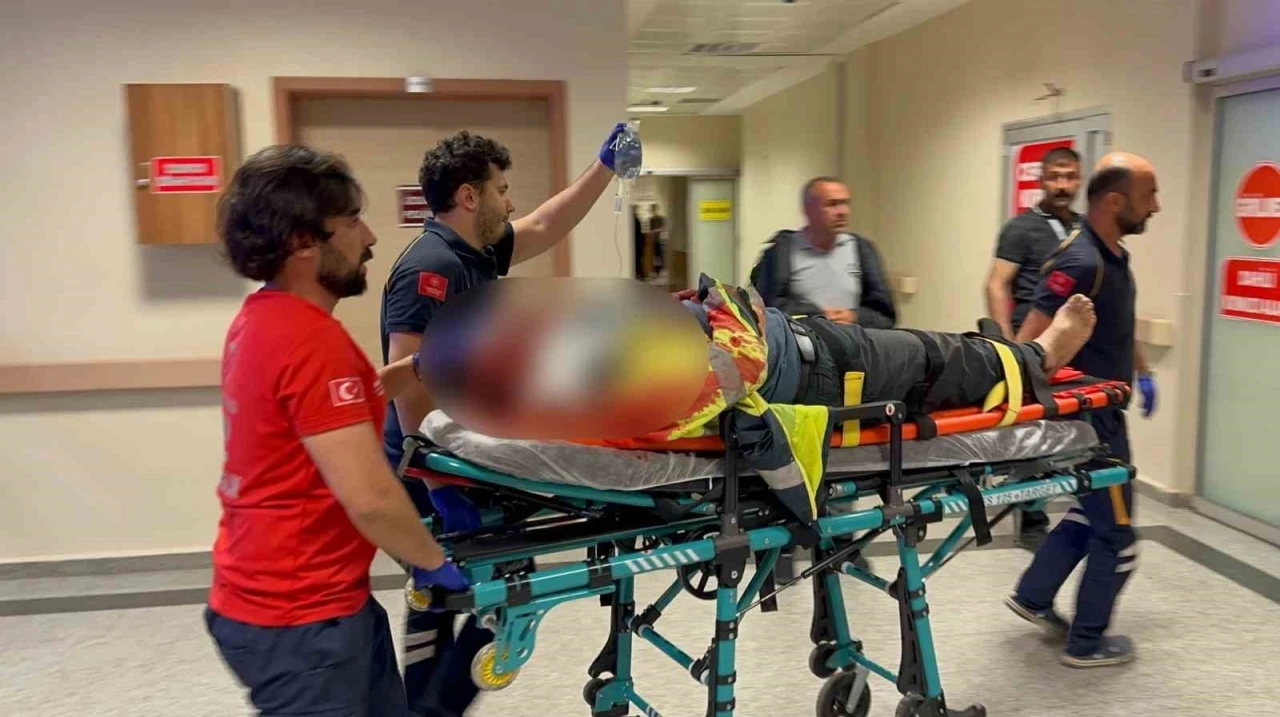  Otomobil ile Motosiklet Çarpıştı: Genç Sürücü Ölümle Burun Buruna