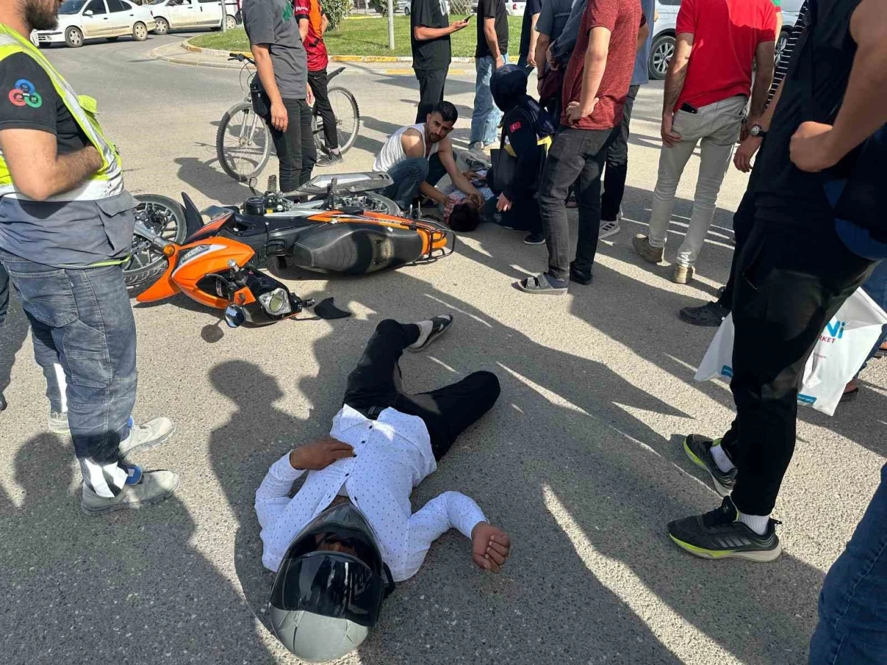  Otomobil ile Motosiklet Çarpıştı: Yaralanan İki Kişinin Durumu Ne?