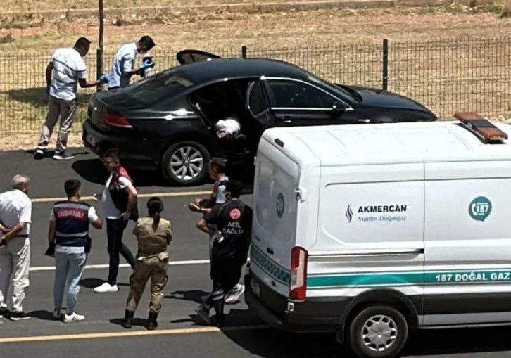 Park Halindeki Otomobilde Bir Kişi Ölü Bulundu