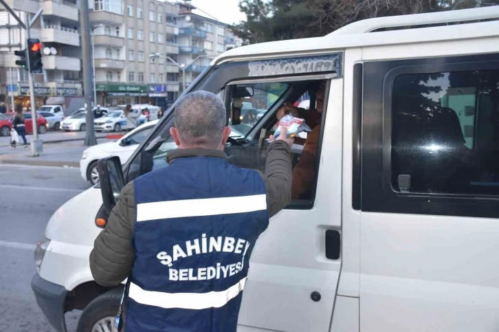 Şahinbey Belediyesi İftar Saatine 5 Dakika Kala Vatandaşların Yanında