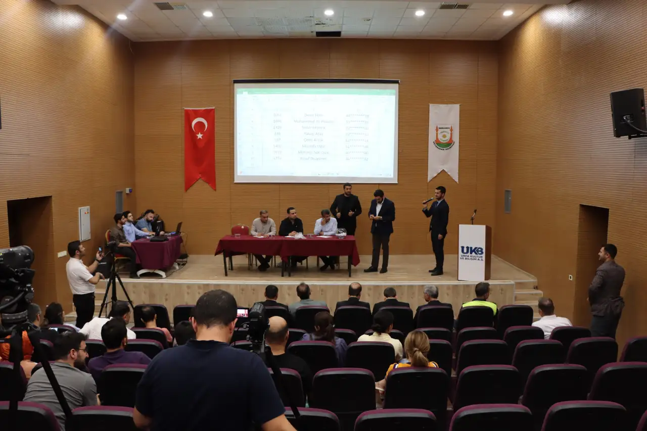 Şanlıurfa'da Binlerce Kişinin Umudu Cam Fanusta