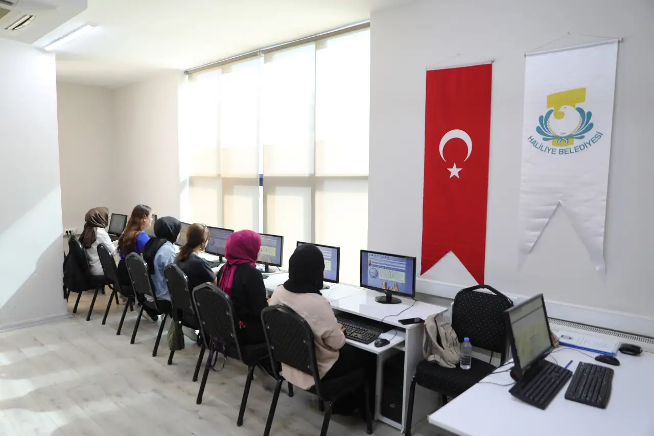 Şanlıurfa'da Gençlere Ücretsiz F Klavye Eğitimi
