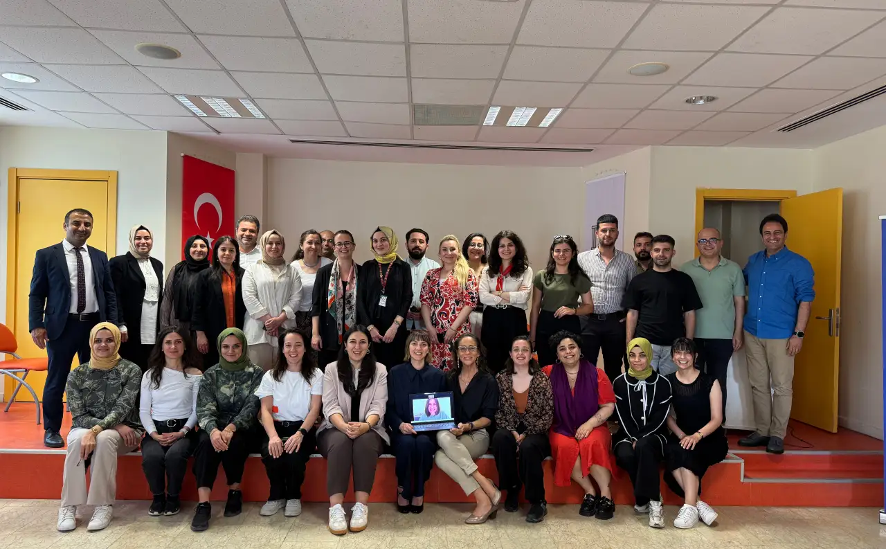 Şanlıurfa'da Umut Yeşerten İşbirliği: Suna'nın Kızları Yerel Paydaşlarla Kız Çocuklarının Geleceğini Şekillendiriyor