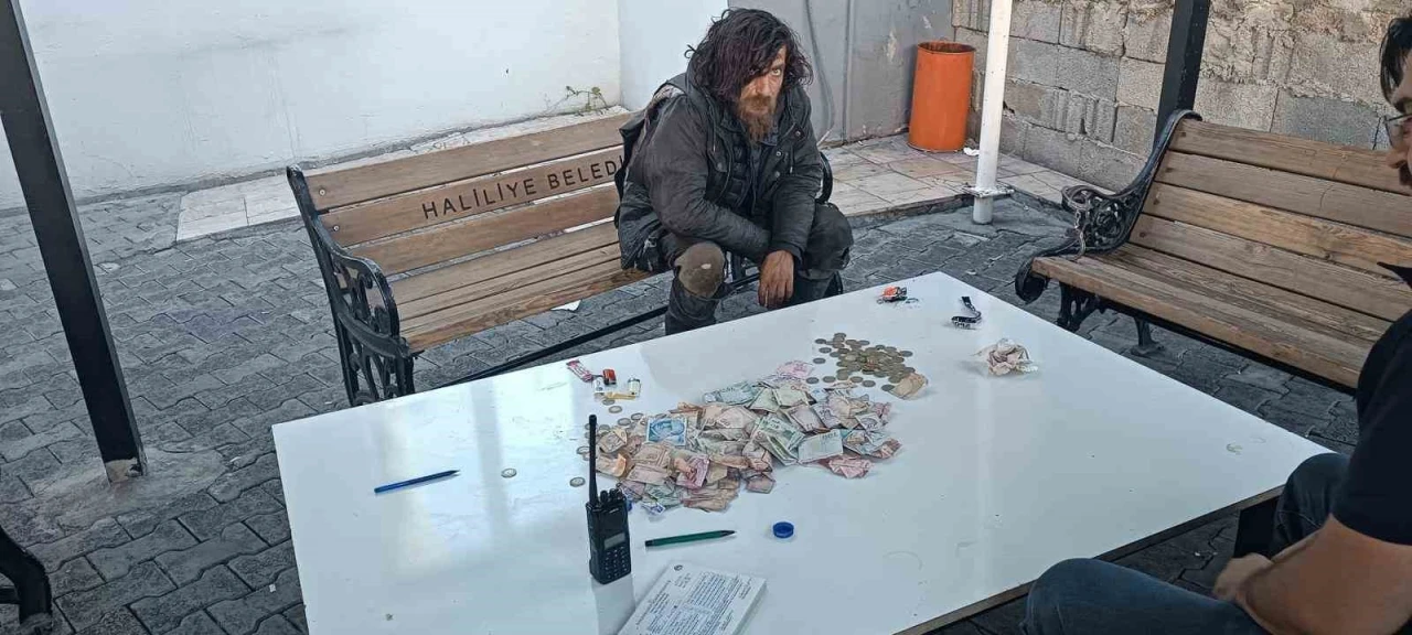 Şanlıurfa’da Üzerinden 20 Bin Lira Çıkan Yabancı Uyruklu Dilenci Sınır Dışı Edildi