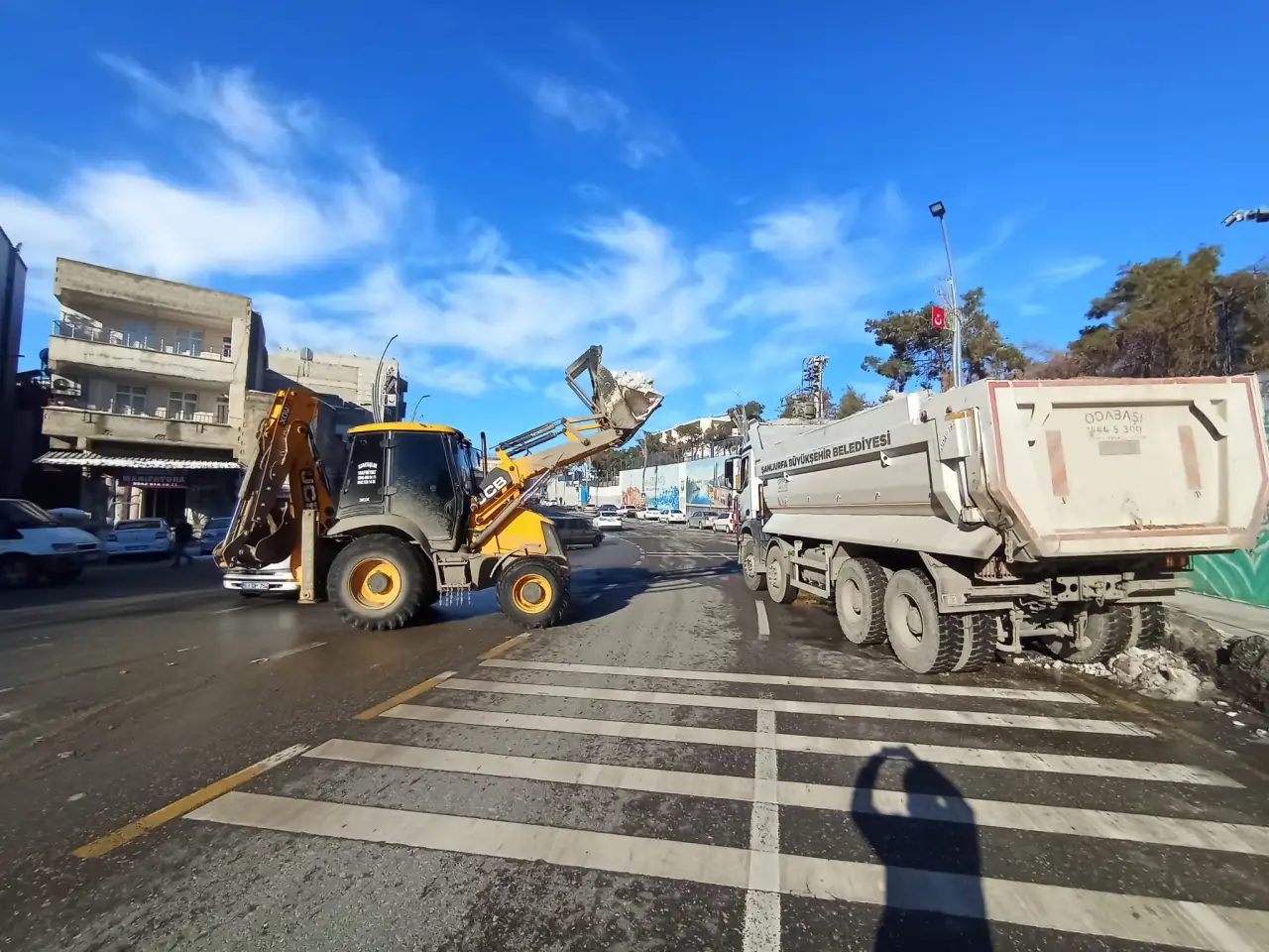 Şanlıurfa&rsquo;da Yarım Asrın Kar Esareti Son Buldu: 4 Bin 500 Kilometrelik Dev Seferberlik!