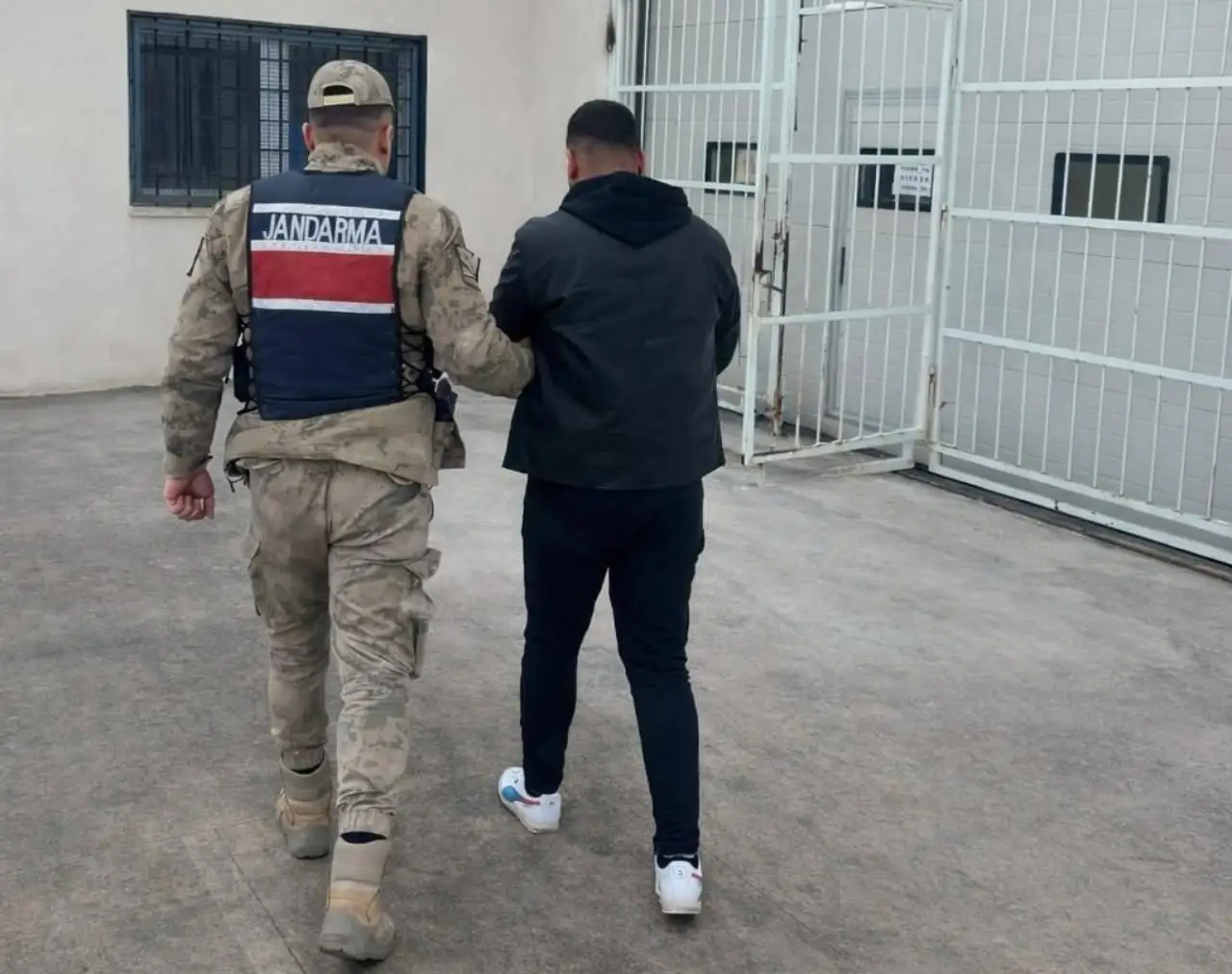Şanlıurfa'da Zehir Tacirlerine Narkotik Pen&ccedil;esi