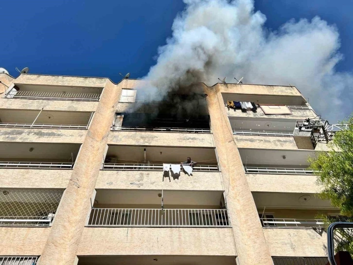 Şanlıurfa Haliliye'de Apartman Yangını: 1 Kişi Dumandan Etkilendi