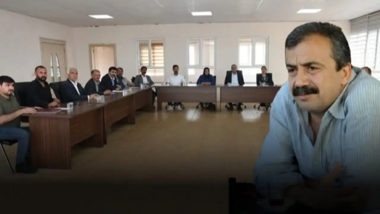 Şanlıurfa'nın O İlçesi Konferans Salonuna Sırrı Süreyya Önder’in Adı Verildi