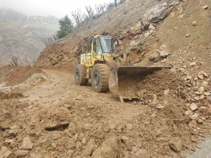 Sason'da Köy Yolları Yeniden Hayat Buluyor