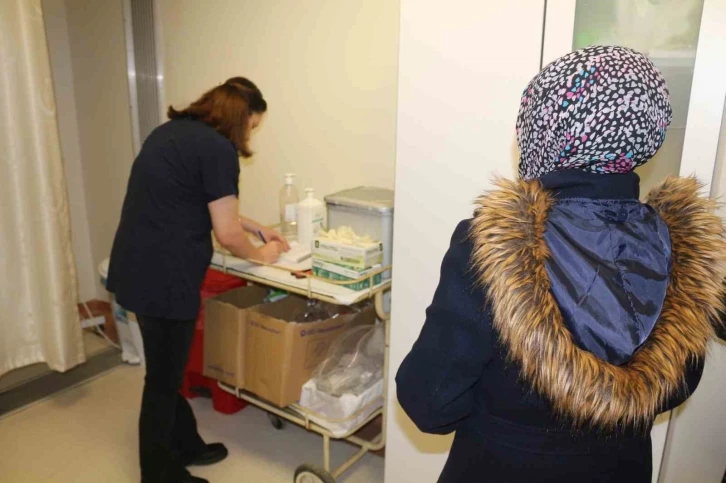 Siirt’te 2.200 Kişiye Meme, Rahim Ağzı ve Bağırsak Kanseri Taraması Yapıldı