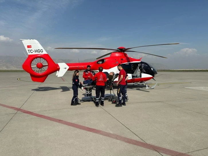 Şırnak'tan Diyarbakır'a Yaşam Mücadelesi: Kalp Yetmezliği Hastası İçin Ambulans Helikopter Seferberliği