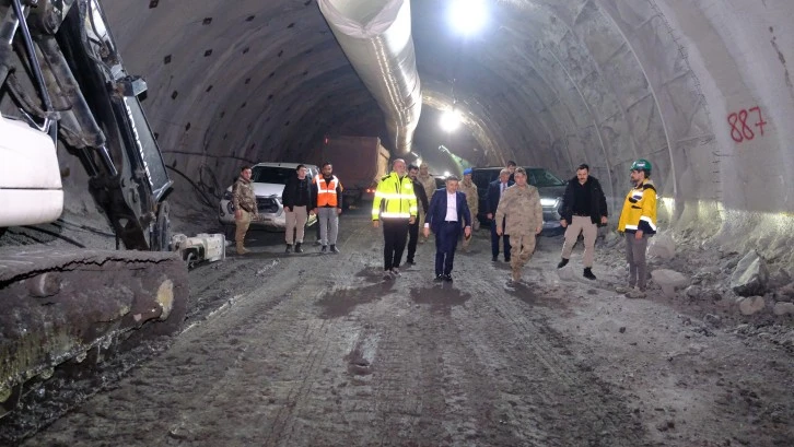 Şırnak Valisi Atay, Şırnak-Van Kara Yolu Tünel İnşaatını İnceledi