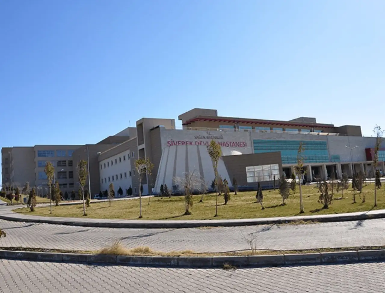 Siverek Devlet Hastanesi&rsquo;nde Randevu S&uuml;resi Kısaldı: 7 Aydan 1 Aya İndi