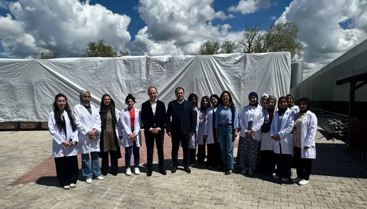 Siverek Ekonomisinin Can Damarı: Karacadağ Su Fabrikası B&ouml;lgeye Hayat Veriyor