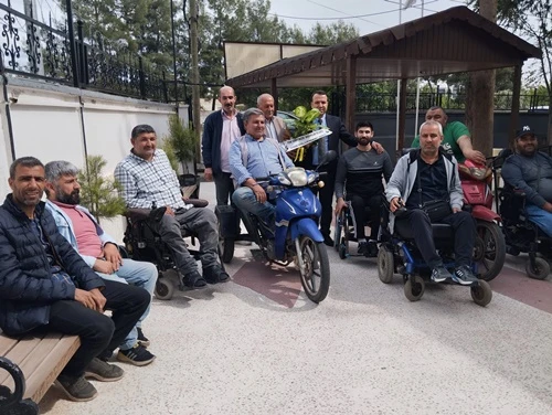 Siverek Engelliler Kalkınma Derneği'nden Tarık Kızılkeçili'ye Anlamlı Ziyaret