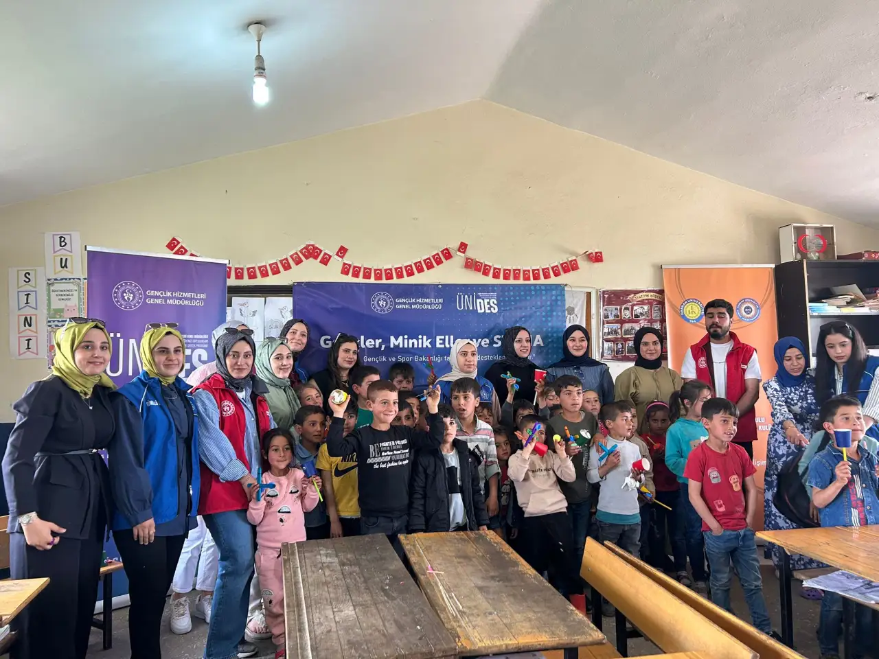 Siverek Gönüllü Gençlerinden Minik Kalplerle Büyük Buluşma