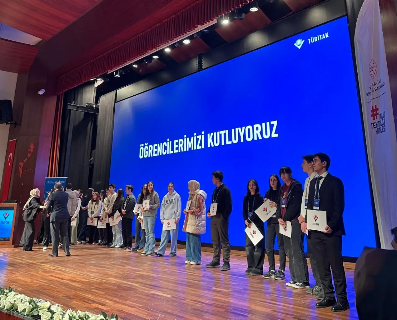 Siverek&rsquo;in Bilim El&ccedil;ilerinden B&uuml;y&uuml;k Başarı: T&Uuml;BİTAK B&ouml;lge Finalinde G&uuml;m&uuml;ş Derece!